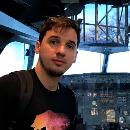 Photo of Alejandro, Co-Founder and Full-Stack Developer